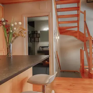 Saplan Real Estate Sarraera וויאלהה
